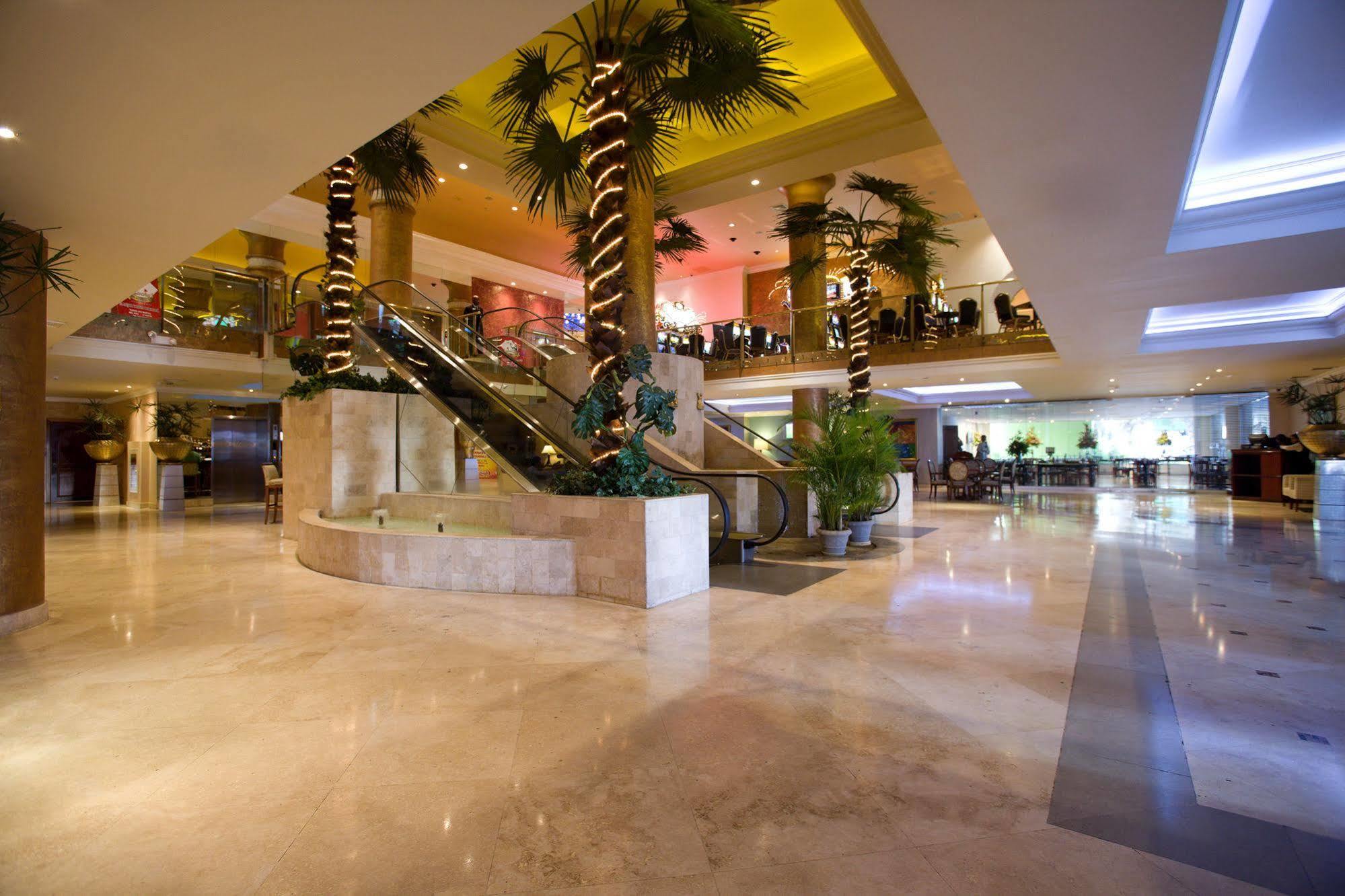Veneto Hotel & Casino Panama City Exteriör bild Lobby